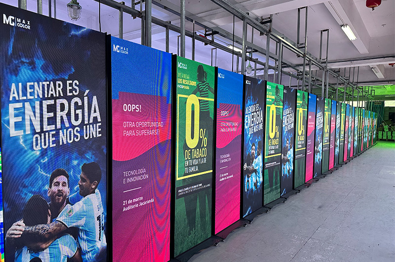 maxcolor LED poster